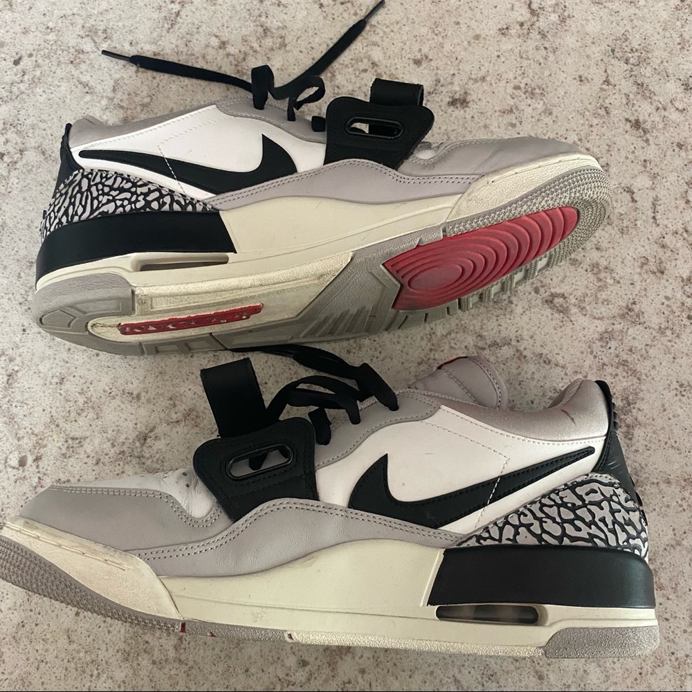 NIKE JORDAN legacy 312 tech grey